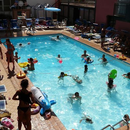 Hotel Christian Ρίμινι Εξωτερικό φωτογραφία