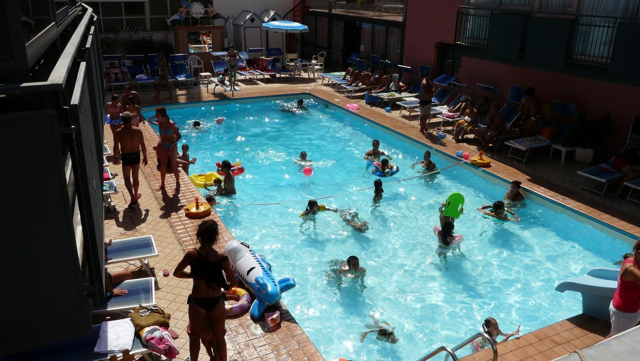 Hotel Christian Ρίμινι Εξωτερικό φωτογραφία