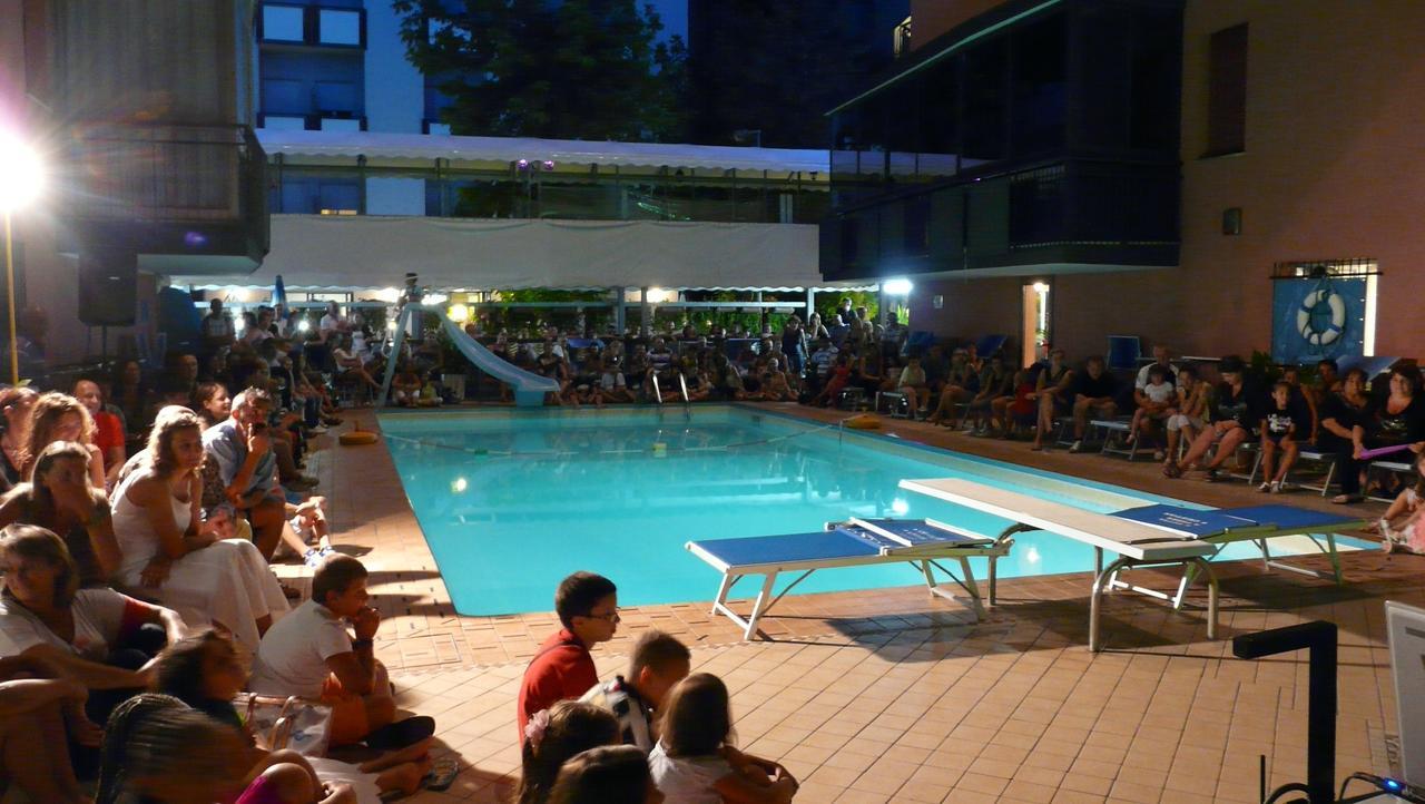 Hotel Christian Ρίμινι Εξωτερικό φωτογραφία