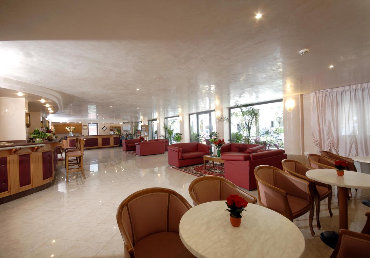 Hotel Christian Ρίμινι Εξωτερικό φωτογραφία